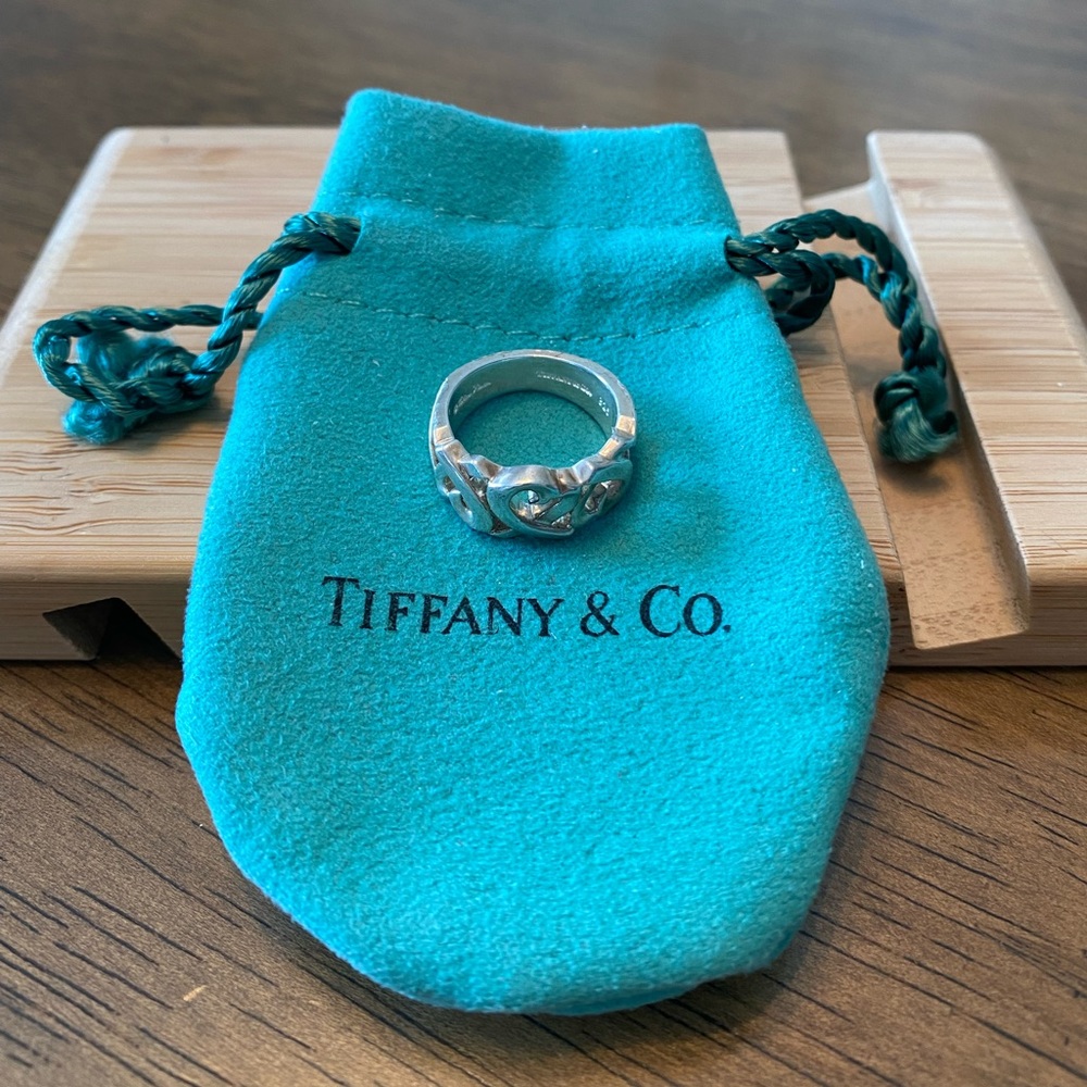 EUC :Authentic Tiffany Co Loving Heart Ring 4.5